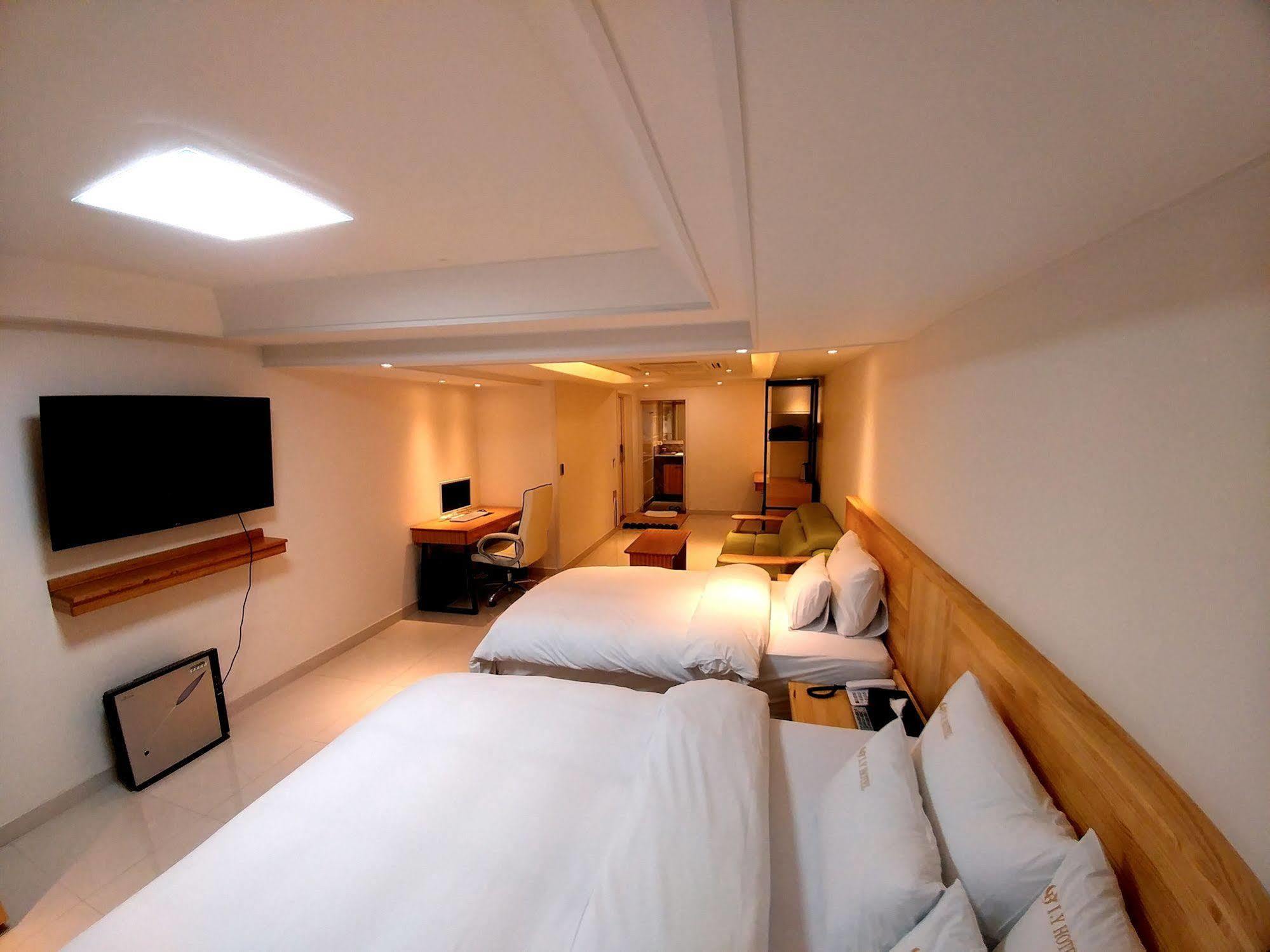 I.Y Hotel 水原市 外观 照片