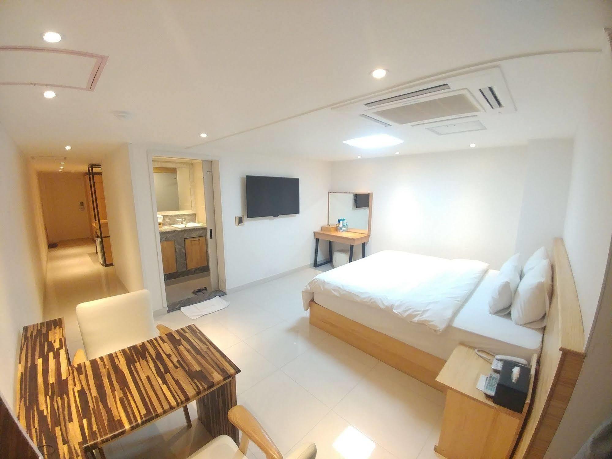 I.Y Hotel 水原市 外观 照片