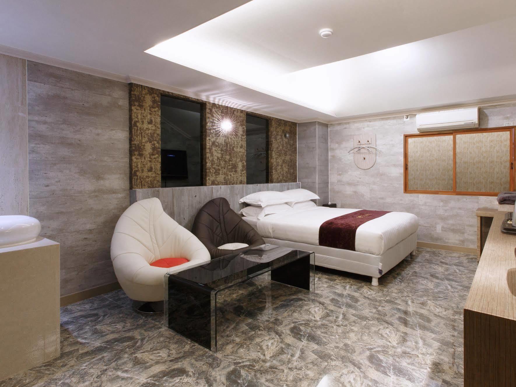 I.Y Hotel 水原市 外观 照片