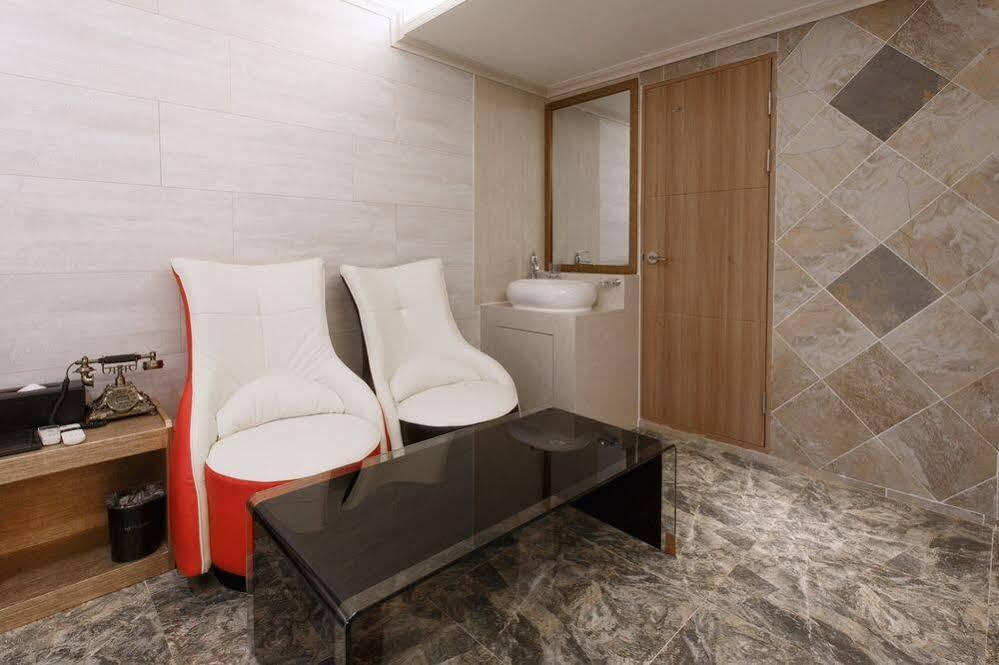 I.Y Hotel 水原市 外观 照片
