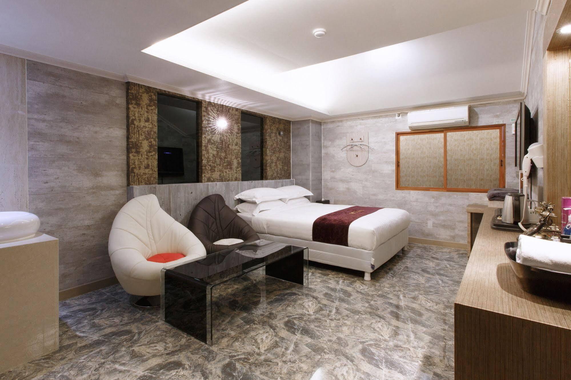I.Y Hotel 水原市 外观 照片